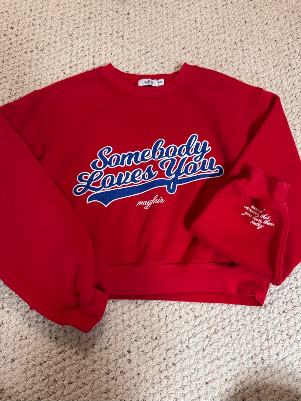 Mayfair Group Somebody Loves You Red Cropped Crewneck Sweatshirt